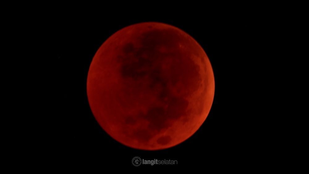 Gerhana Bulan Total. Kredit: langitselatan